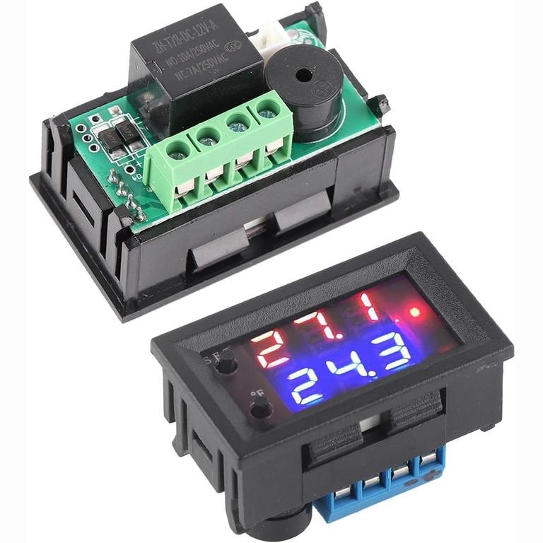 Przód i tył termostatu cyfrowego z wyświetlaczem i zaciskami