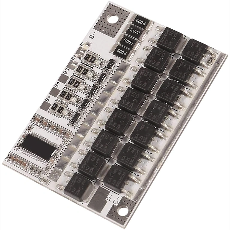 Zdjęcie przedniej części płytki BMS 5S 100A z widocznymi komponentami elektronicznymi