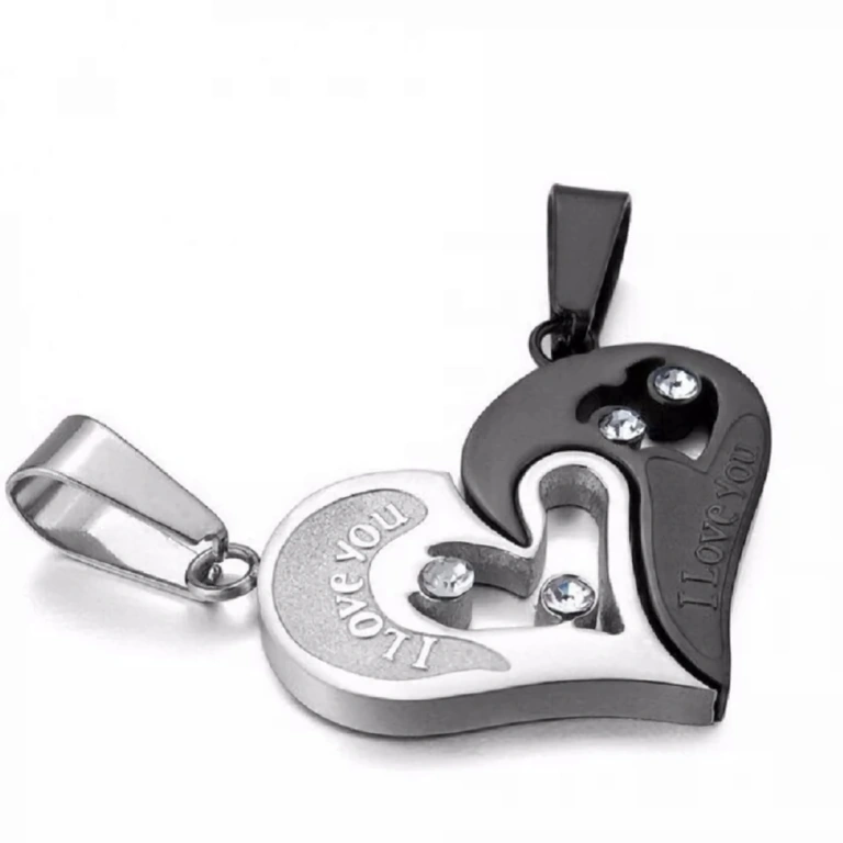 Dwa naszyjniki z wisiorkami serca, odpowiednie dla par