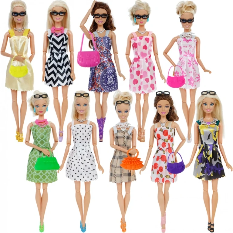 Buty i torby w różnych kolorach dla lalek Barbie
