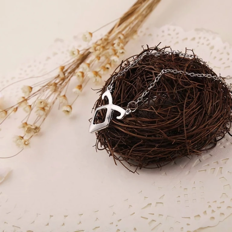 Wisiorek runiczny z symbolem anielskim, z filmu City of Bones