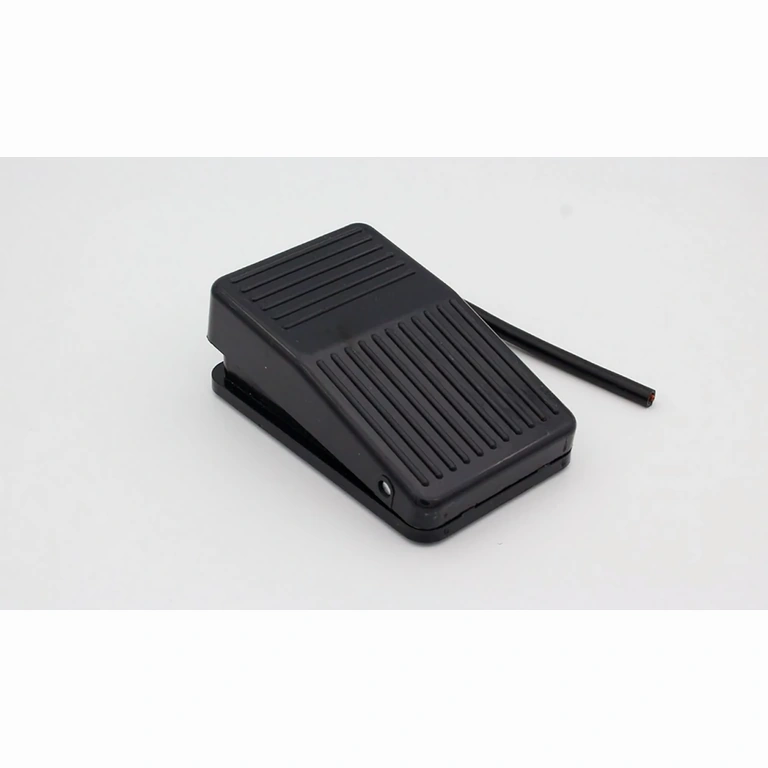 Przełącznik elektryczny z jednym stykiem NO+NC do urządzeń