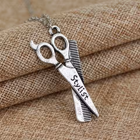 Łańcuch Medalion Fryzjer / Stylista Barber – Modny Akcesorium z Nożyczkami i Grzebieniem do Salonu