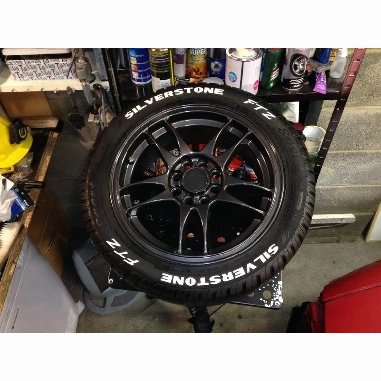 Trwały biały marker do pisania na bokach opon