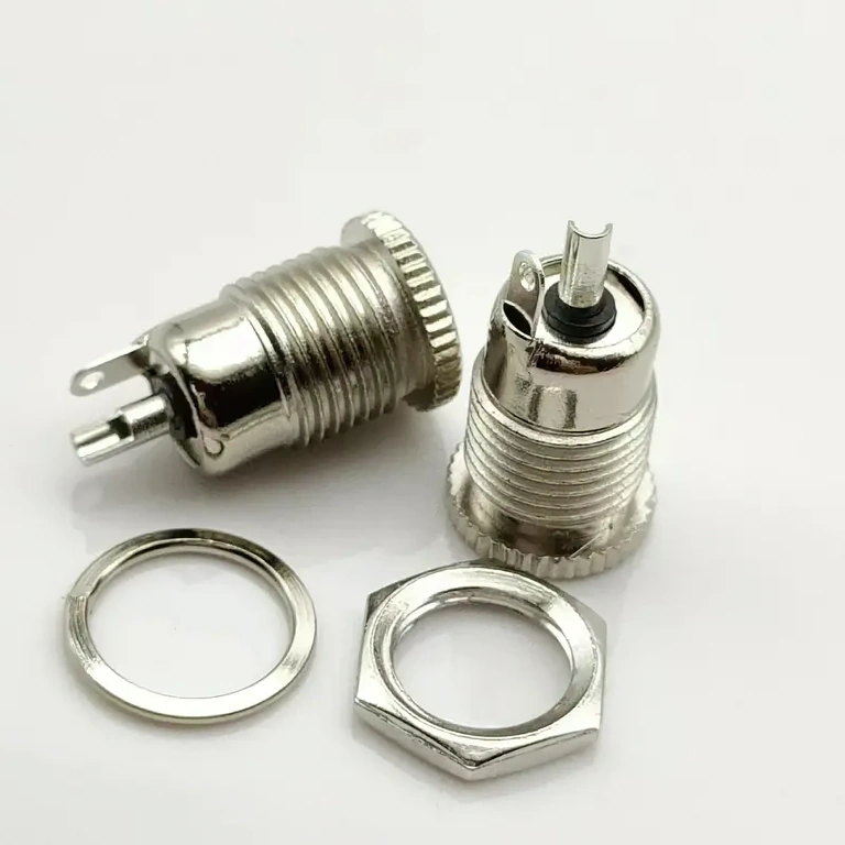 Mocna ładowarka do zastosowań DIY i elektroniki domowej