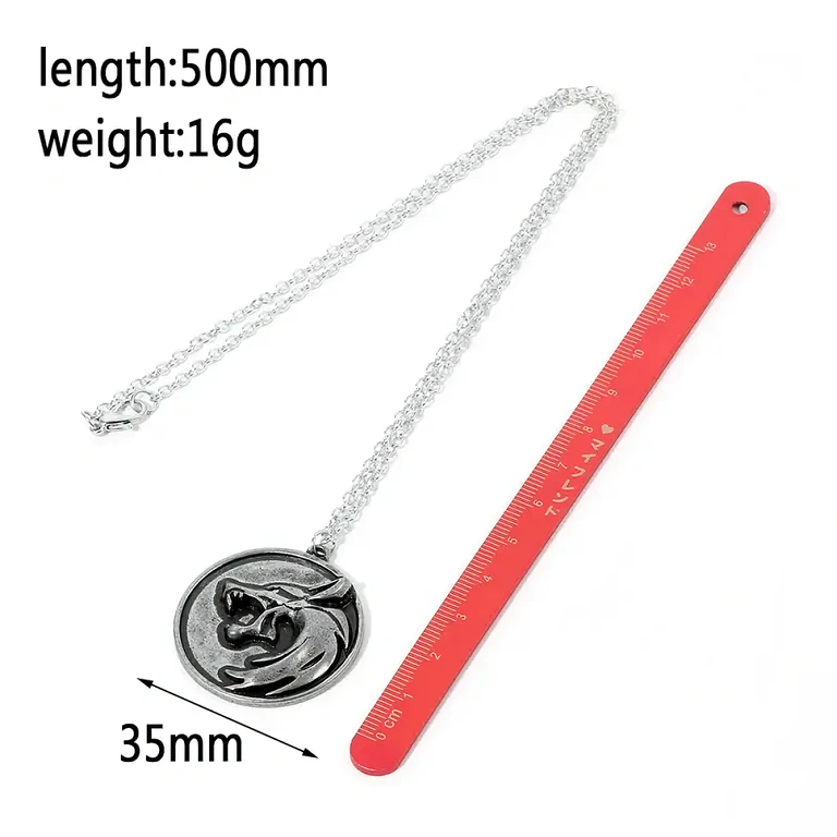 Zestaw prezentowy tematyka Wiedźmin, wisiorki głowa wilka, wysoka jakość