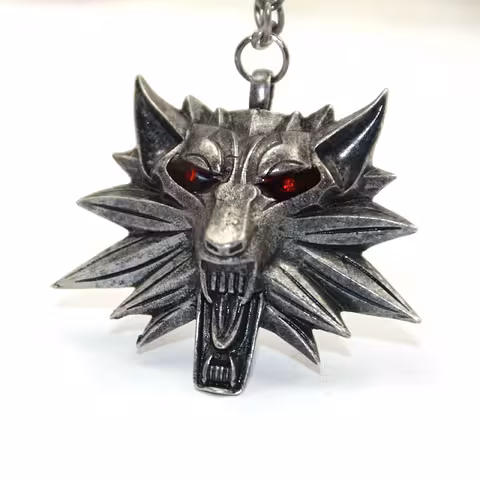 Wisiorek Łańcuszek The Witcher Wild Hunt – Naszyjnik Srebrny Antyczny z Czarnym lub Czerwonym Okiem