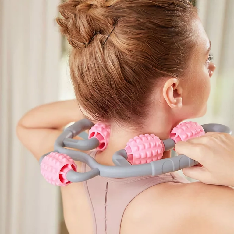 Ręczny masażer antycellulitowy z silikonowymi rolkami do masażu ciała