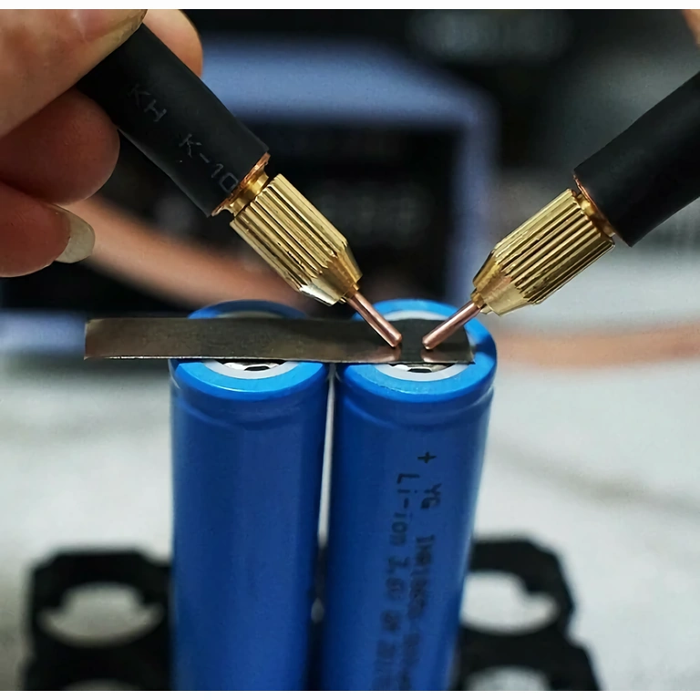 Spawarka punktowa 800A do baterii Li-Ion i Ni-CD