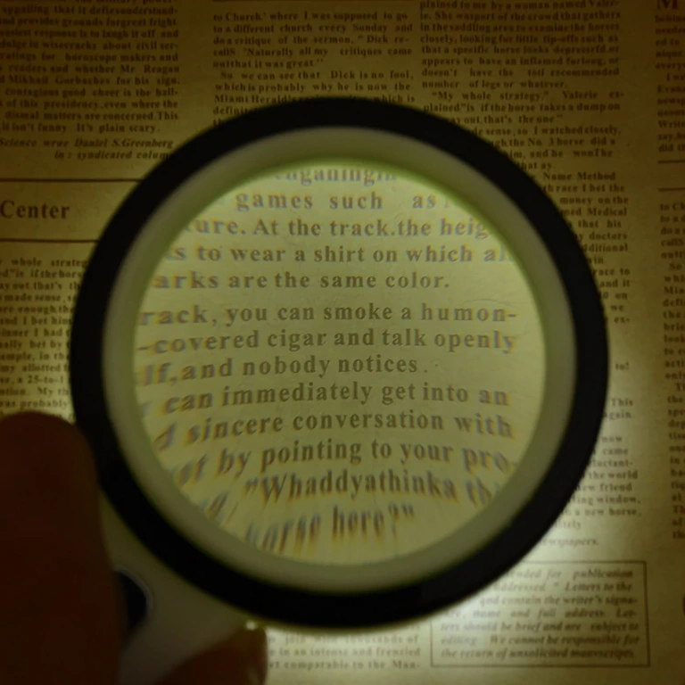 Lupa z LED i precyzyjnym powiększeniem do szczegółów