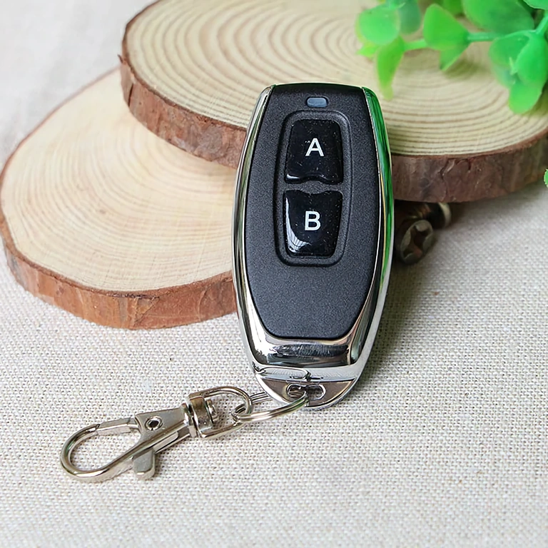 Mały, przenośny pilot, idealny do systemów automatyki