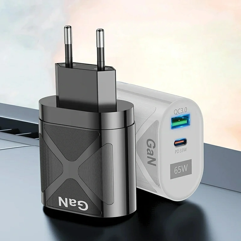 Ładowarka GaN z Power Delivery i Quick Charge 3.0 – widok z przodu
