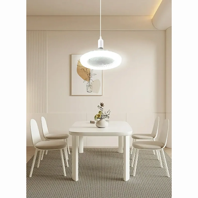 Wentylator sufitowy z nowoczesnym designem w salonie