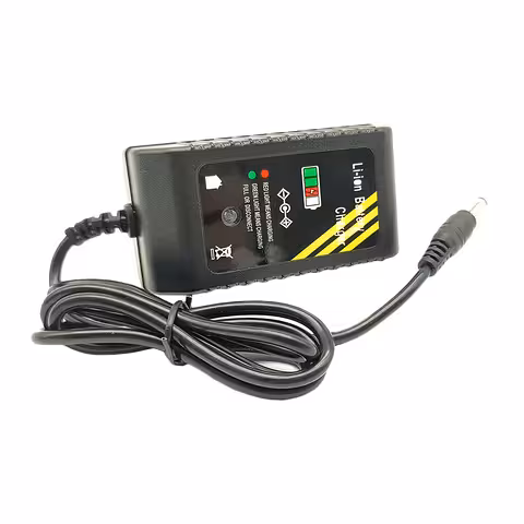Ładowarka Li-Ion 12.6V – zdjęcie pod różnym kątem, pokazuje kompaktowy i przenośny design dla baterii 10.8V