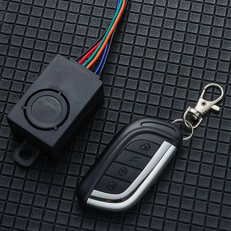 Inteligentny alarm antykradzieżowy z funkcją keyless i pilotem