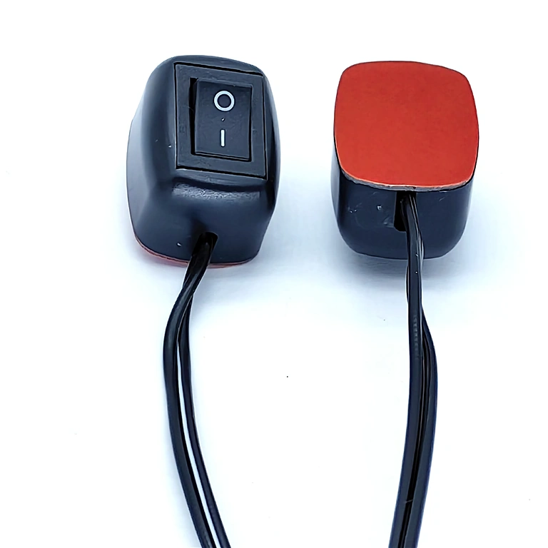 Konstrukcja i obudowa przełącznika z montażem powierzchniowym